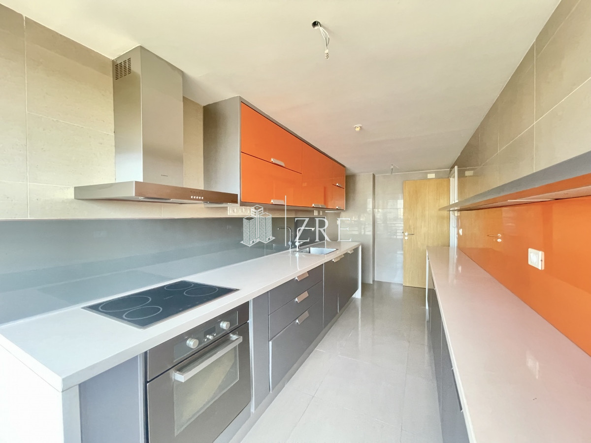 Apartamento ID.224 - Venta apartamento. 3 Dormitorios. Playa mansa, Punta del Este.