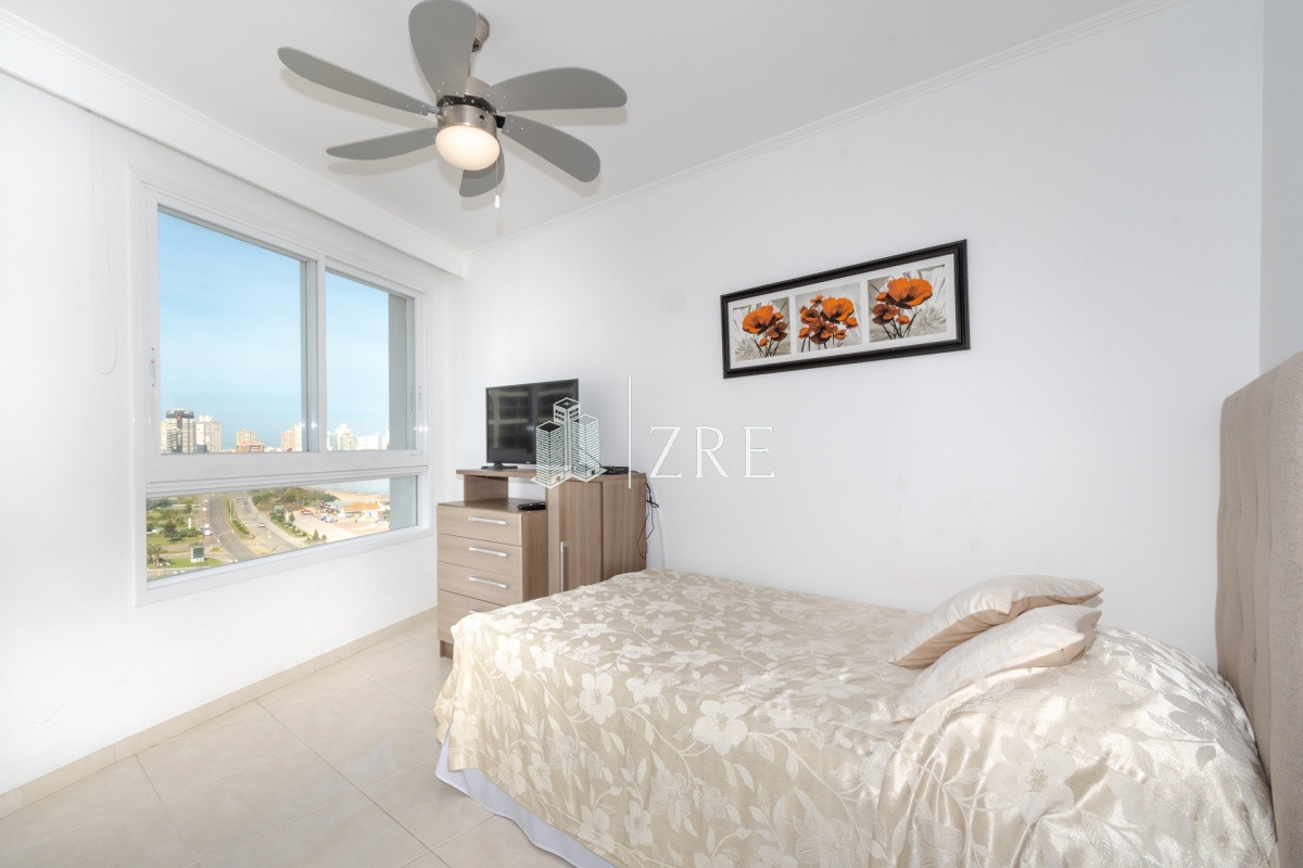 Apartamento ID.509 - Venta apartamento 3 dormitorios playa mansa Punta del Este