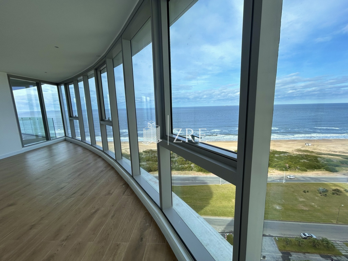 Apartamento ID.105 - Venta apartamento Punta del Este con espectacular vista al mar. 4 dormitorios