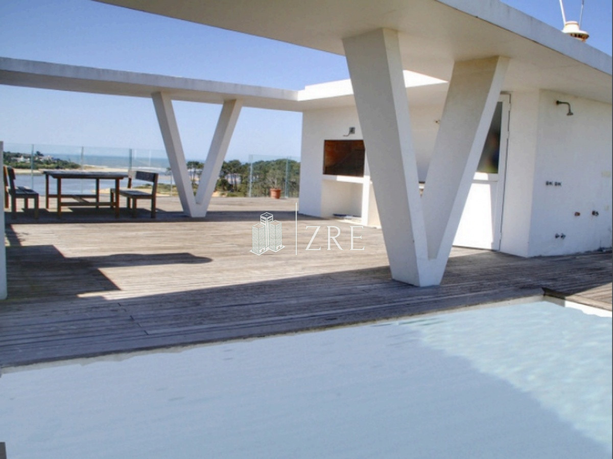 Apartamento ID.532 - Venta Penthouse en La Barra, Punta del Este