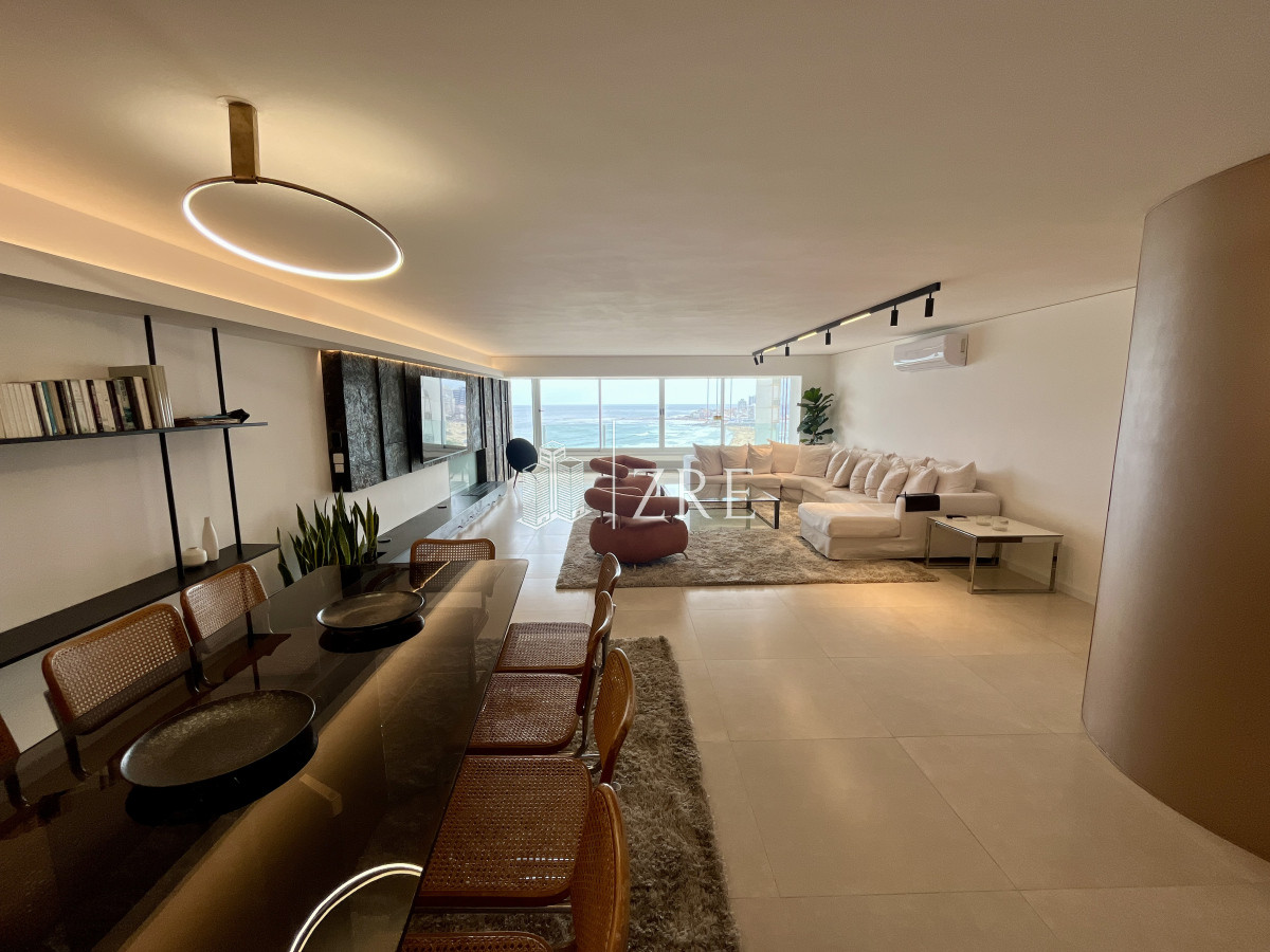 Apartamento ID.668 - Venta apartamento 4 dormitorios. Playa brava, Punta del Este 