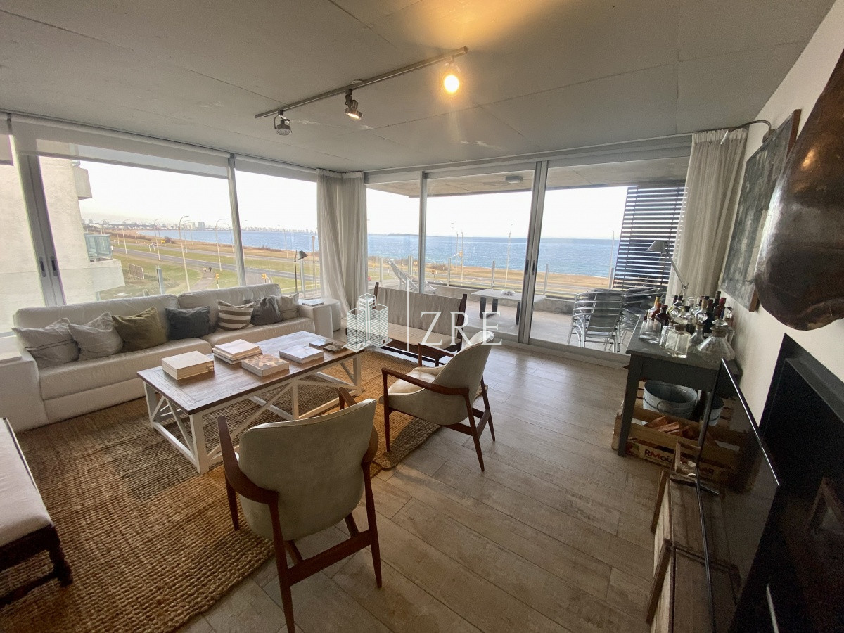 Apartamento ID.335 - Venta apartamento 3 dormitorios playa mansa Punta del Este