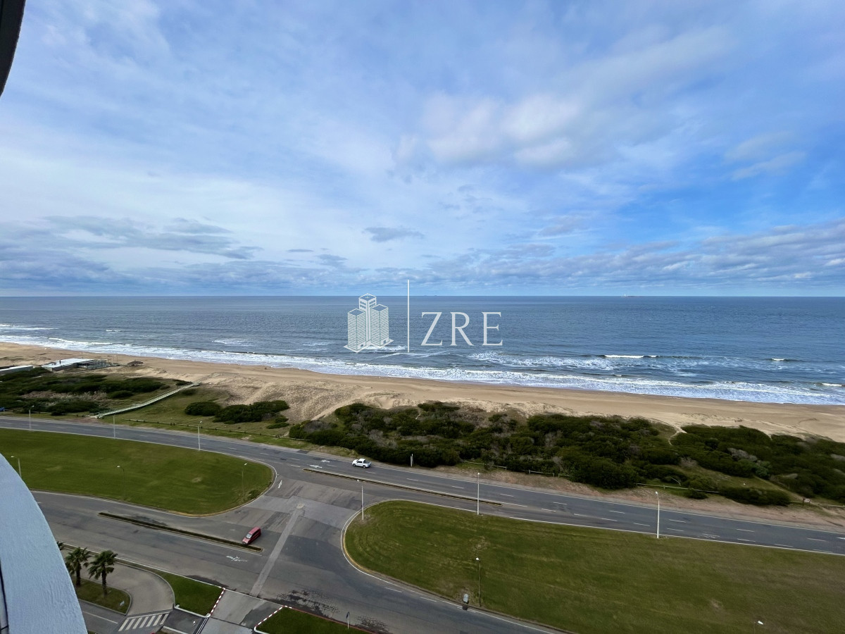 Apartamento ID.105 - Venta apartamento Punta del Este con espectacular vista al mar. 4 dormitorios