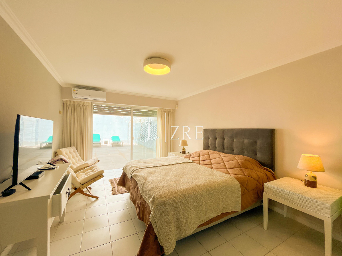 Apartamento ID.985 - Venta y alquiler apartamento en Península, Punta del Este 