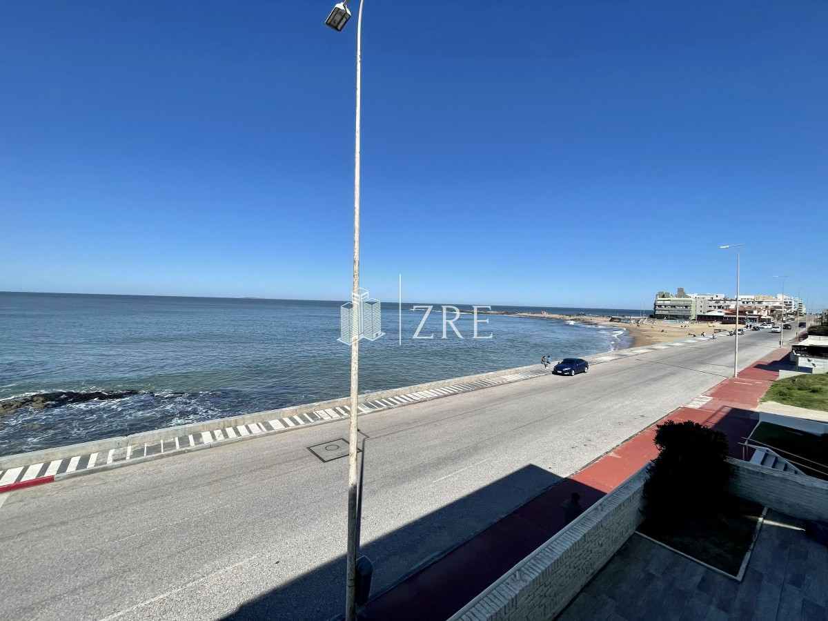 Apartamento ID.473 - Venta Apartamento en primera línea, Playa Brava, Punta del Este.