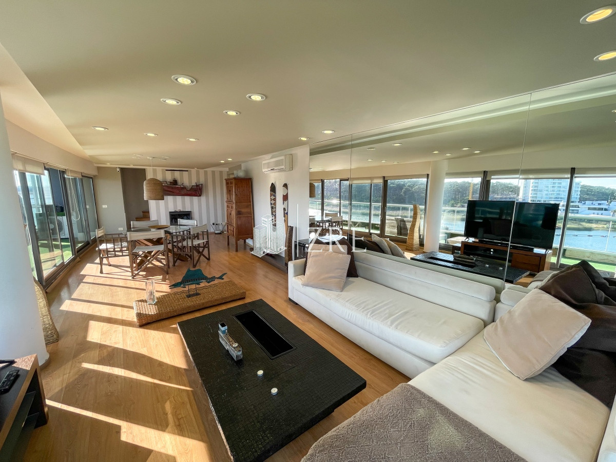 Apartamento ID.221 - Venta penthouse 3 dormitorios punta del este 