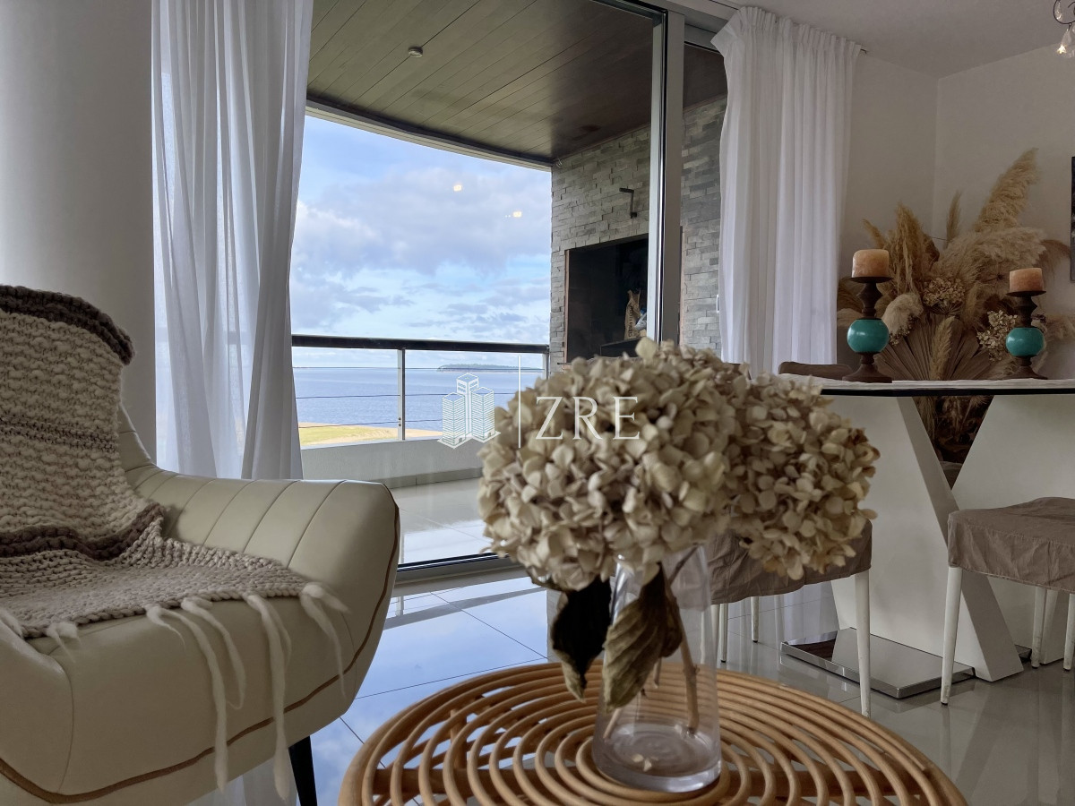 Apartamento ID.235 - venta apartamento 2 dormitorios  2 baños  Parrillero. Playa mansa, Punta del Este 