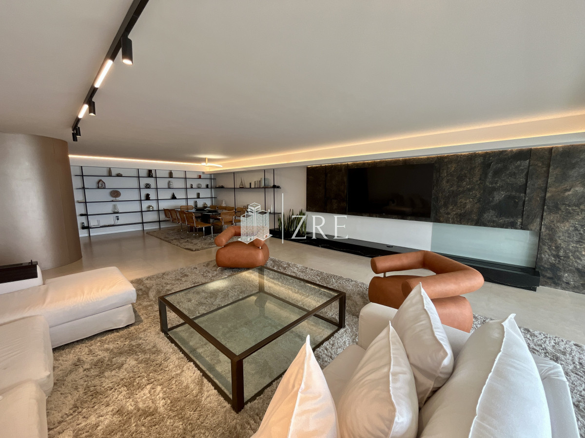 Apartamento ID.668 - Venta apartamento 4 dormitorios. Playa brava, Punta del Este 