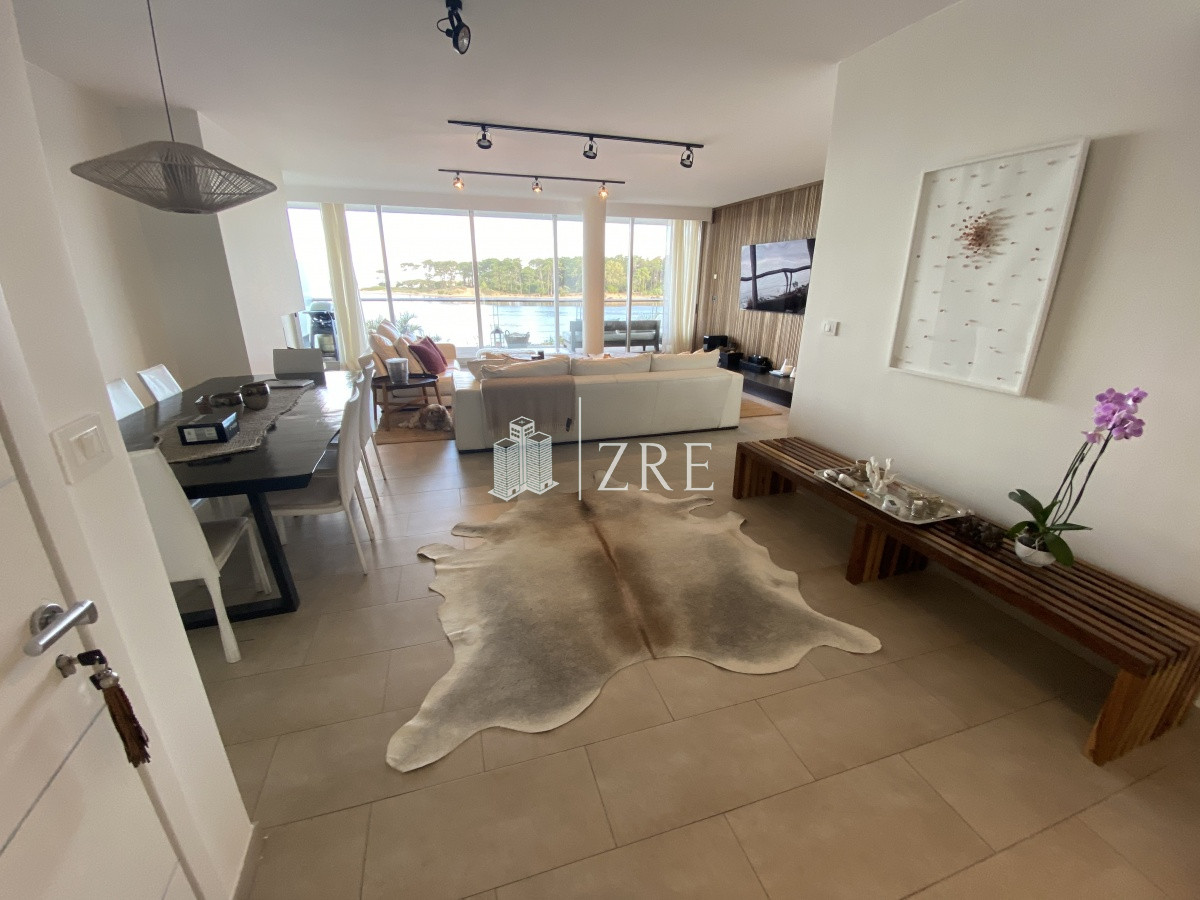 Apartamento ID.533 - Venta apartamento de 4 dormitorios Punta del Este
