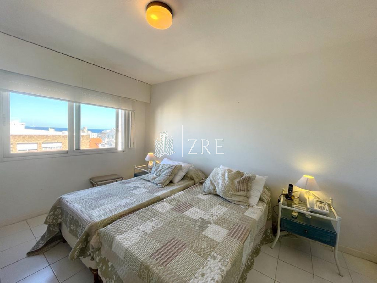 Apartamento ID.176 - Venta Departamento - 2 dormitorios - 3 baños - Peninsula - Punta del Este 