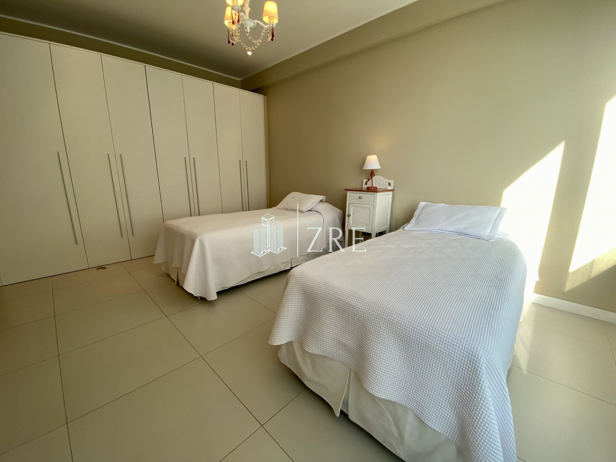 Apartamento ID.341 - Venta apartamento 4 dormitorios, playa brava Punta del Este 