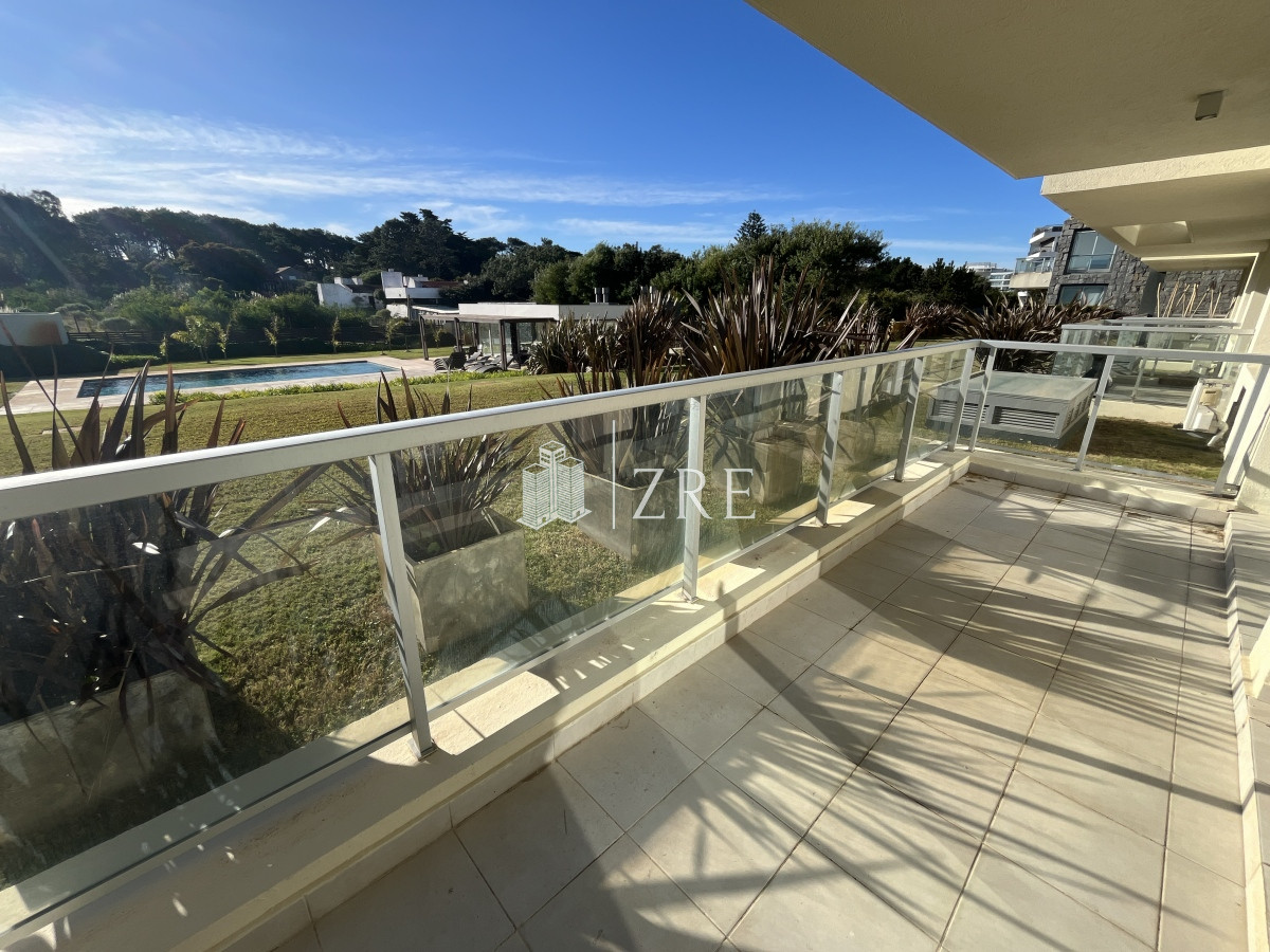 Apartamento ID.233 - Venta apartamento 3 dormitorios playa brava Punta del Este 