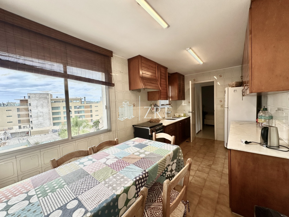 Apartamento ID.801 - Venta Apartamento - 3 Dormitorios 3 Baños - Primera linea Playa Mansa 