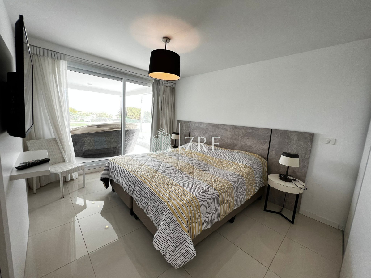 Apartamento ID.468 - Venta apartamento 3 dormitorios. Playa mansa, Punta del Este