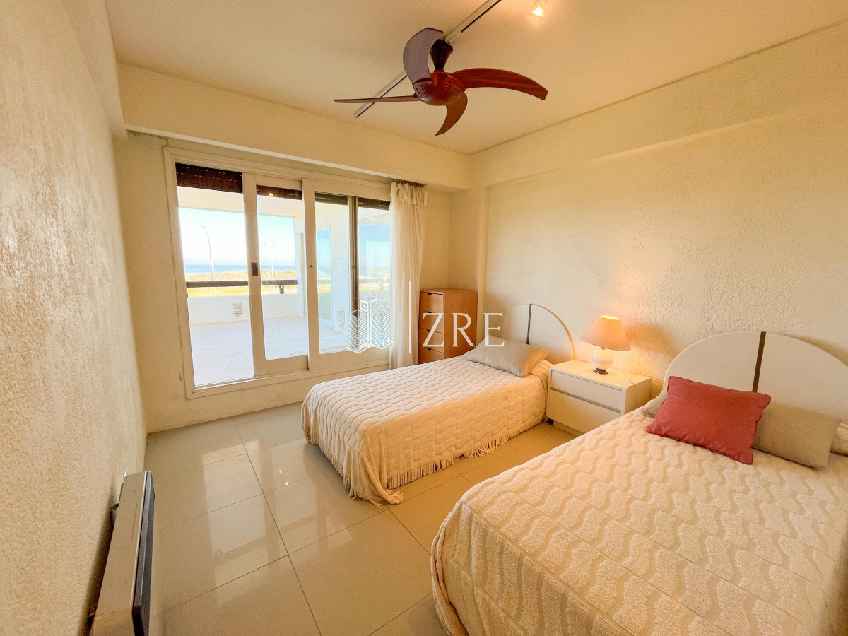 Apartamento ID.1262 - Venta Apartamento 4 Suites Con Vista al Mar, Playa Brava, Punta del Este.