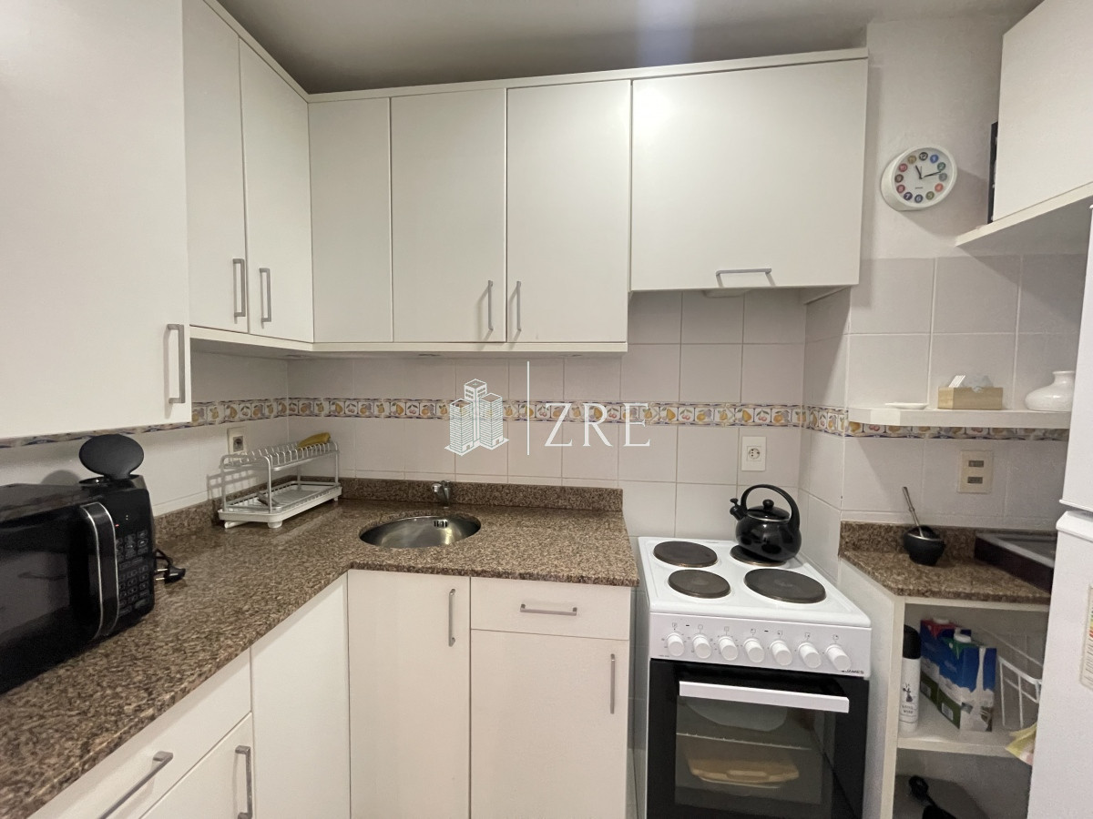 Apartamento ID.160 - Venta apartamento 1 dormitorio con vista al mar. Península, Punta del Este.  