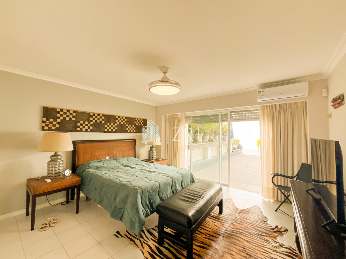 Apartamento ID.985 - Venta y alquiler apartamento en Península, Punta del Este 