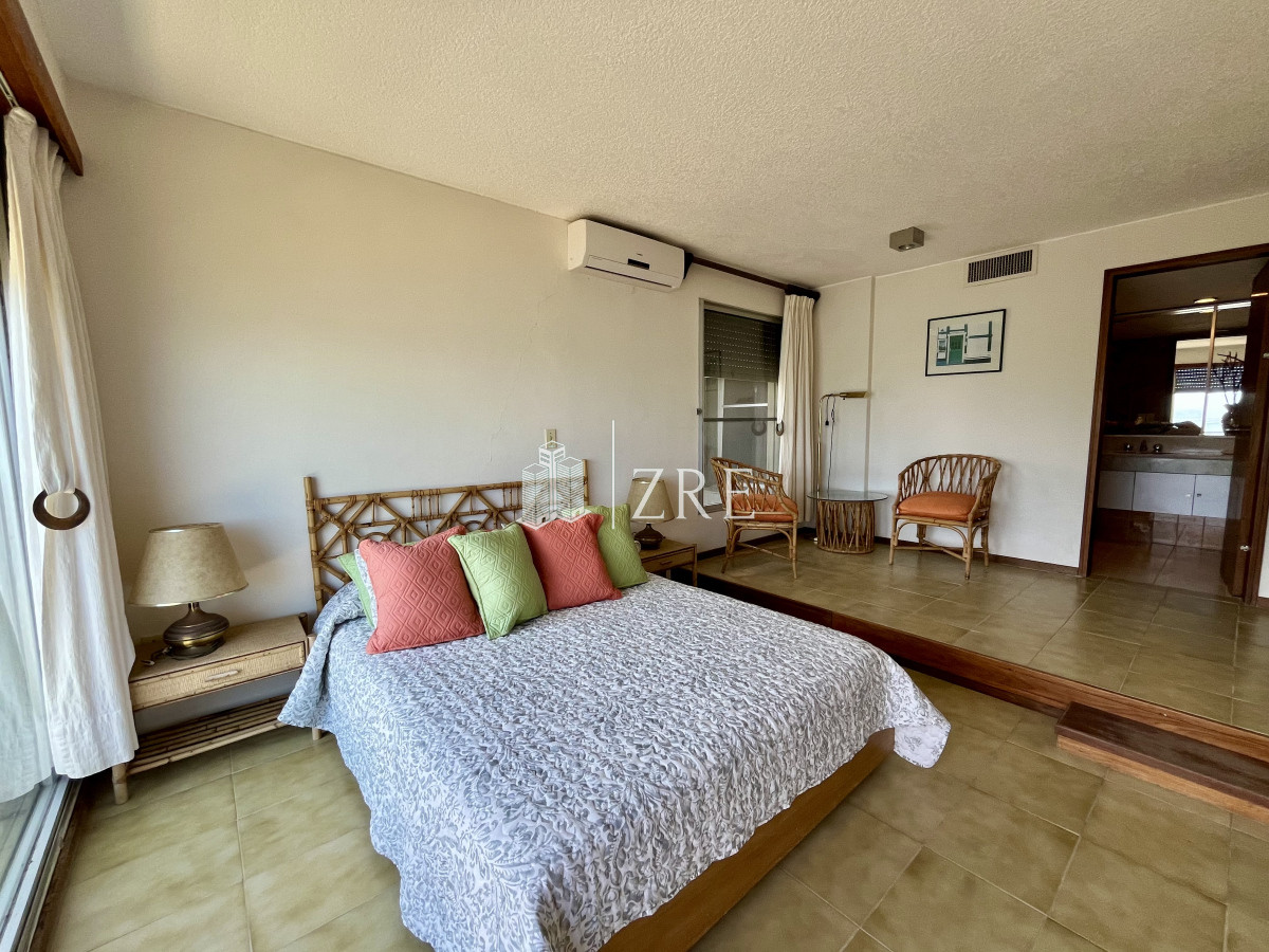 Apartamento ID.685 - Venta Apartamento en venta 3 dormitorios y dependencia en Punta Ballena