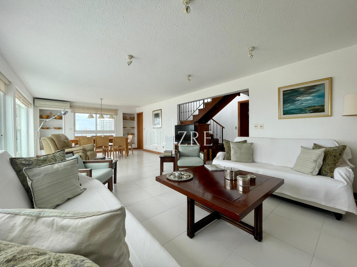 Apartamento ID.491 - Venta penthouse en primera linea de la Brava!