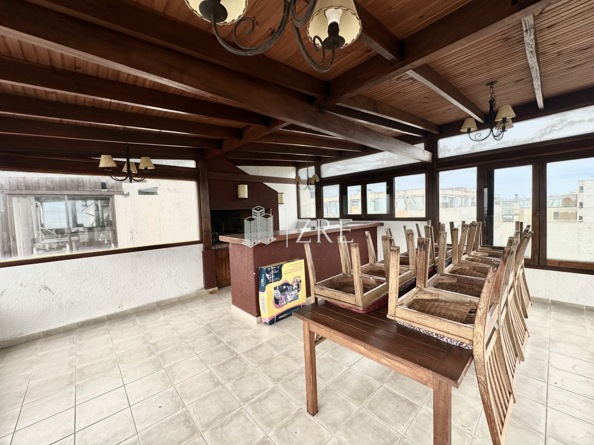 Apartamento ID.801 - Venta Apartamento - 3 Dormitorios 3 Baños - Primera linea Playa Mansa 