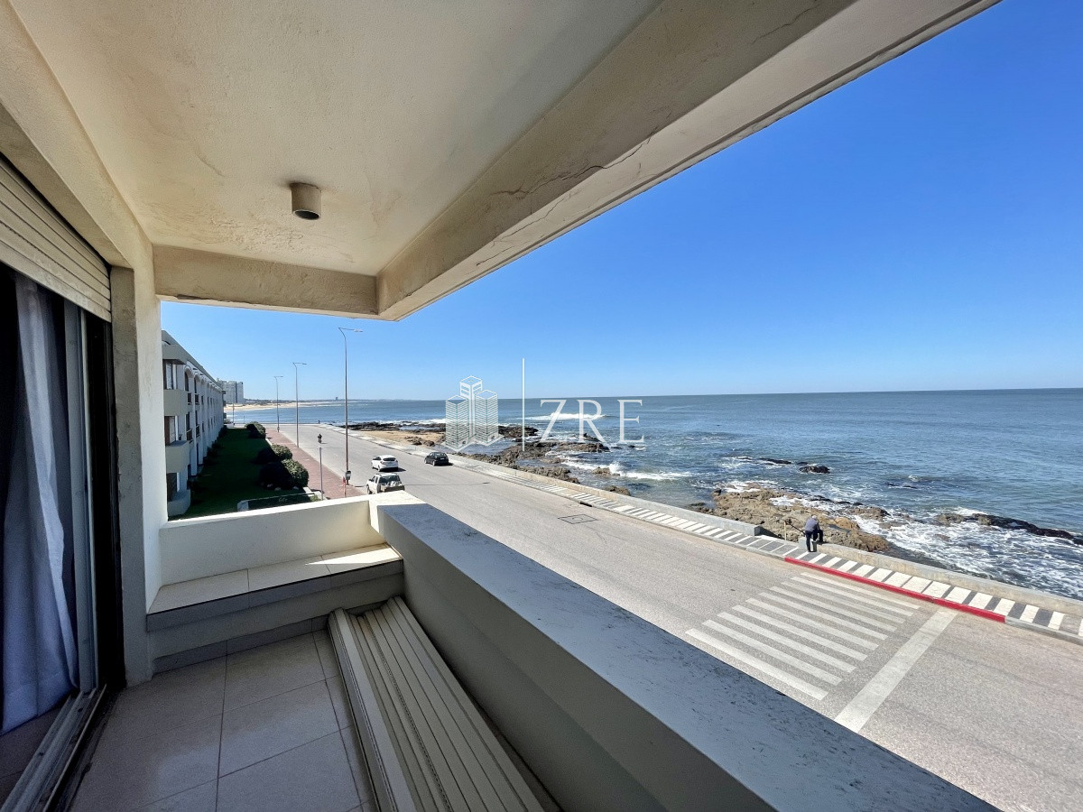 Apartamento ID.473 - Venta Apartamento en primera línea, Playa Brava, Punta del Este.