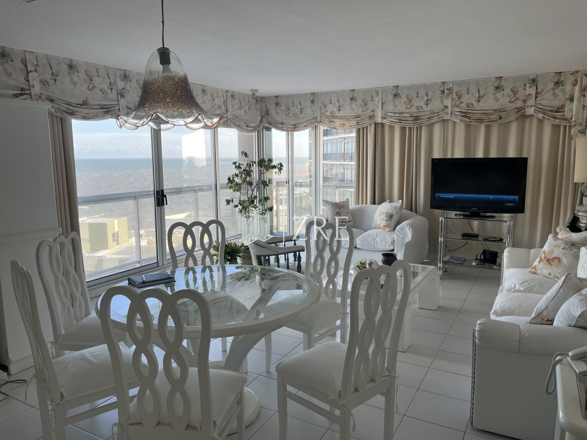 Apartamento ID.132 - Venta aparartamento en Peninsula Punta del Este, 2 dormitorios 2 baños