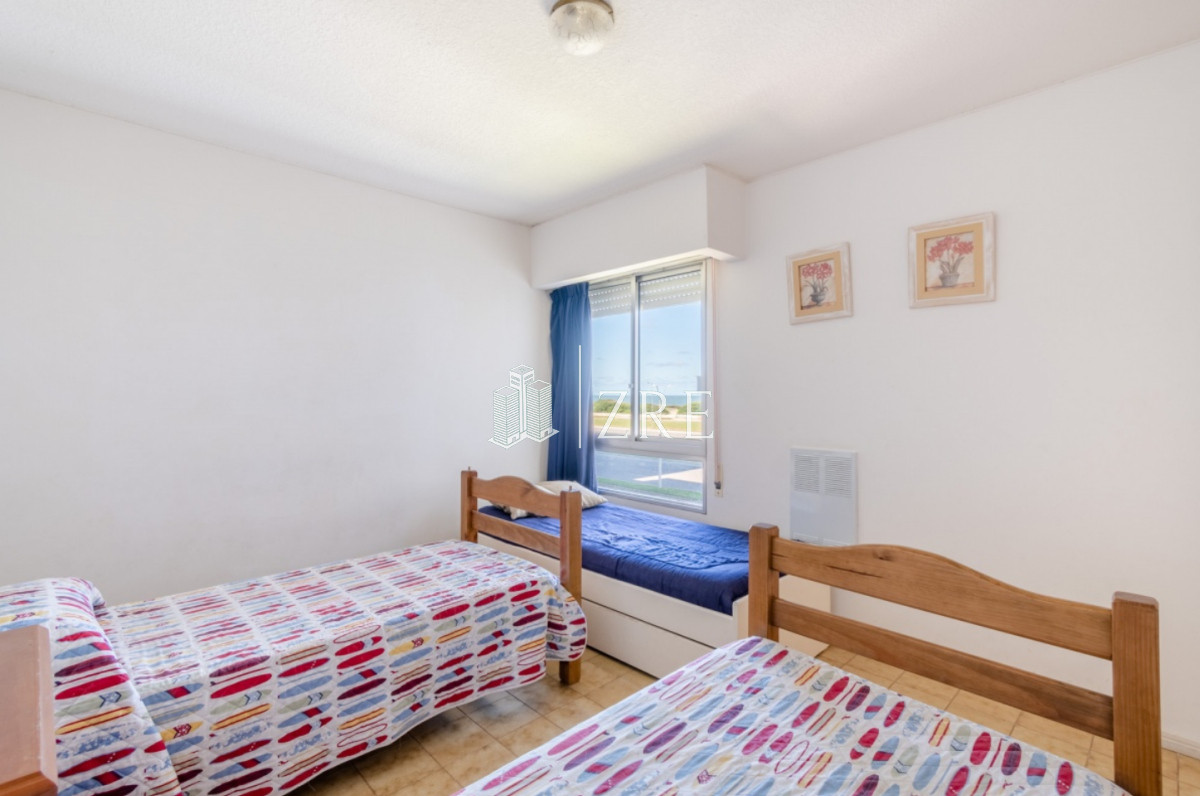 Apartamento ID.674 - Venta apartamento 3 dormitorios. Playa brava, Punta del Este. 