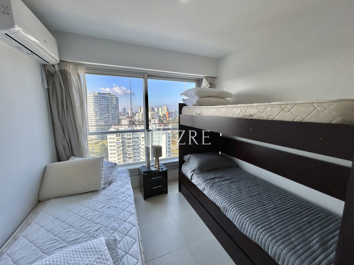 Apartamento ID.736 - Venta apartamento Punta del Este en Playa Mansa con vista al mar. 2 dormitorios