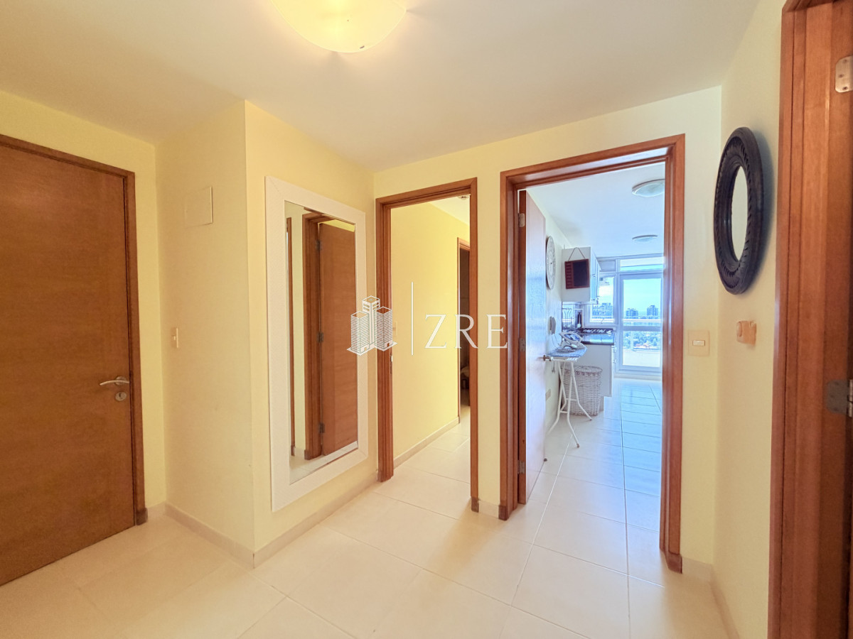 Apartamento ID.1264 - Venta apartamento 2 dormitorios. Playa mansa, Punta del Este 