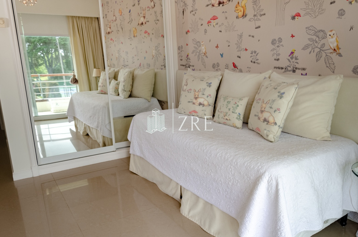 Apartamento ID.54 - Venta apartamento 4 dormitorios. Playa mansa, Punta del Este