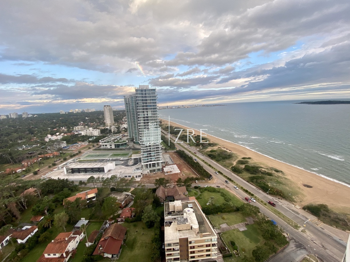 Apartamento ID.364 - Venta apartamento 4 dormitorios playa mansa Punta del Este