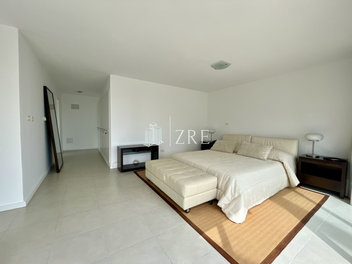 Apartamento ID.695 - Venta apartamento penthouse 3 dormitorios. Playa brava, Punta del Este 
