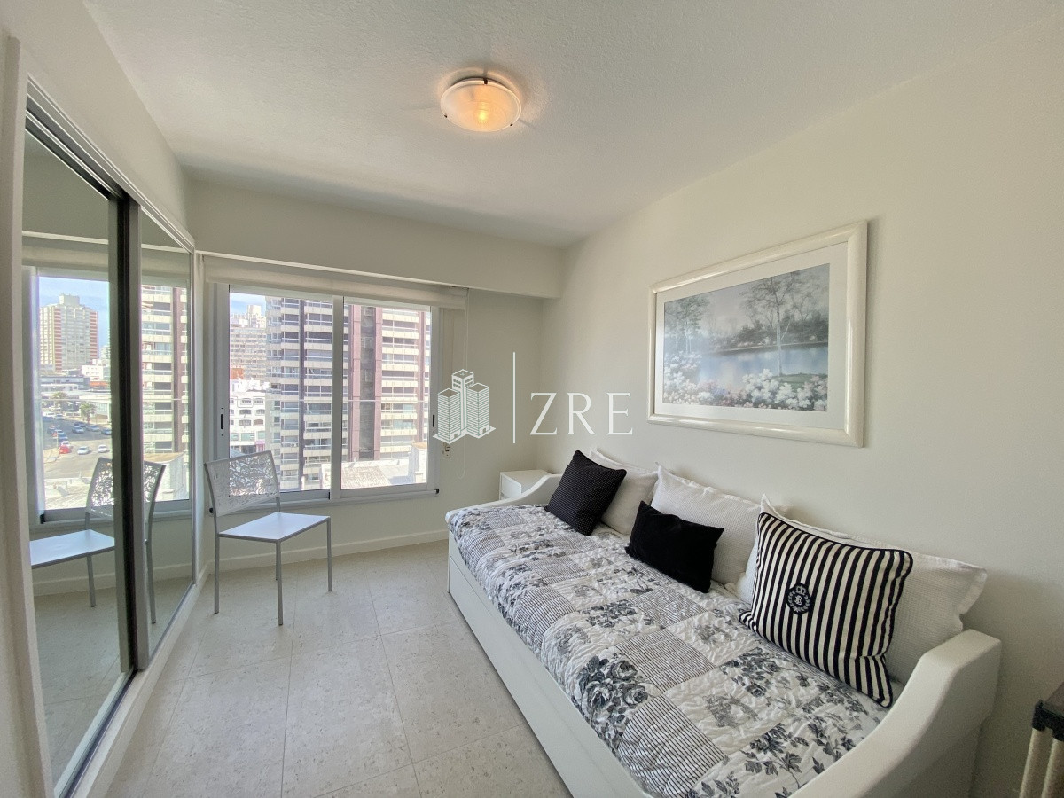 Apartamento ID.289 - Venta apartamento 3 dormitorios. Playa mansa, Punta del Este  