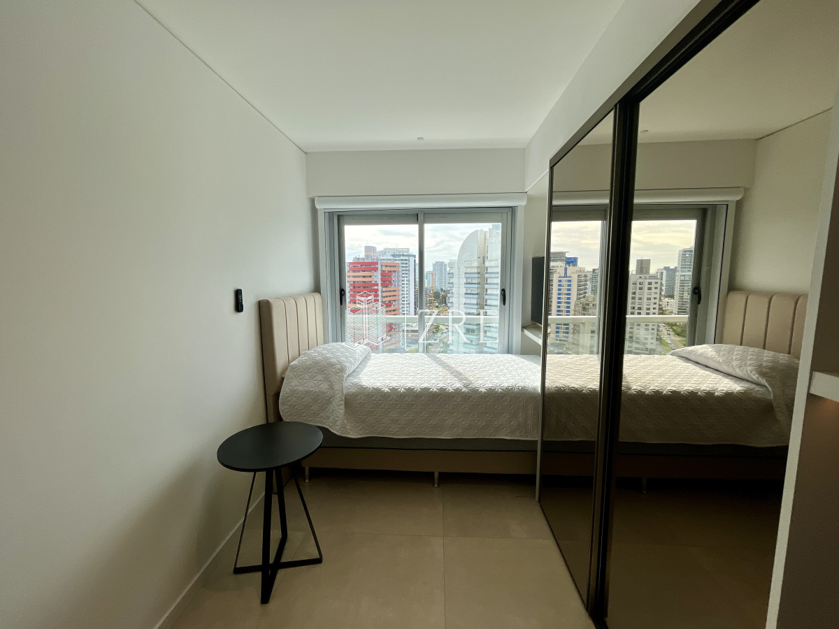 Apartamento ID.668 - Venta apartamento 4 dormitorios. Playa brava, Punta del Este 