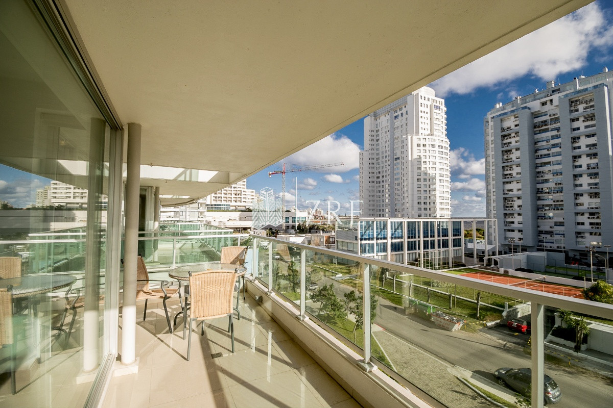 Apartamento ID.792 - Venta apartamento - 2 Dormitorios + Parrillero. Playa Mansa, Punta Del Este 