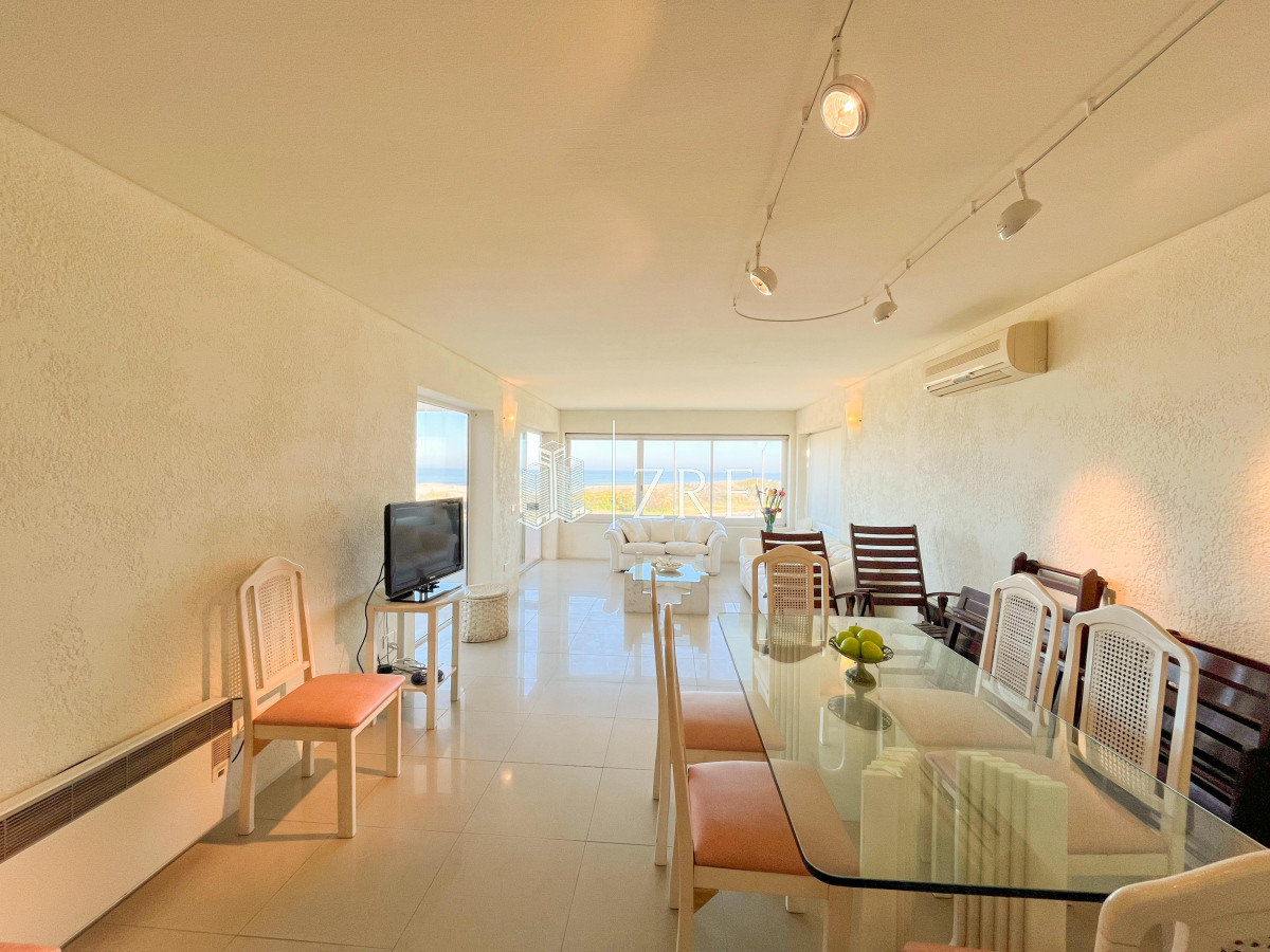 Apartamento ID.1262 - Venta Apartamento 4 Suites Con Vista al Mar, Playa Brava, Punta del Este.
