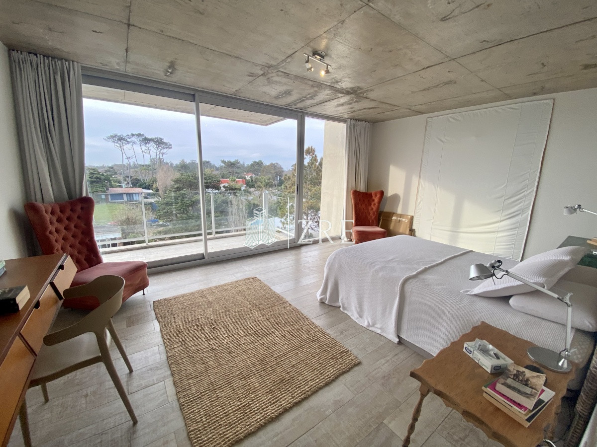 Apartamento ID.335 - Venta apartamento 3 dormitorios playa mansa Punta del Este