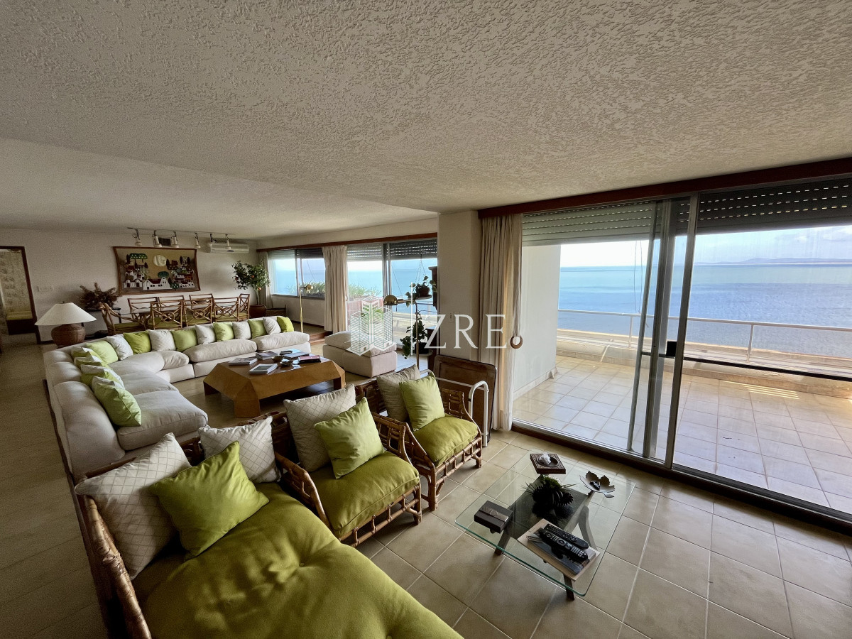 Apartamento ID.685 - Venta Apartamento en venta 3 dormitorios y dependencia en Punta Ballena