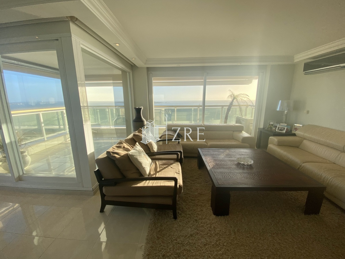 Apartamento ID.287 - Venta Departamento 3 Dormitorios en suite - Primera Línea Mansa 