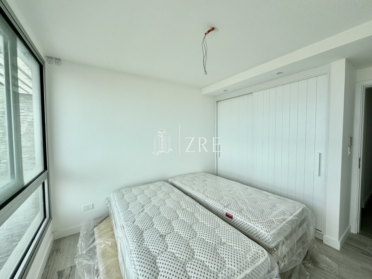 Apartamento ID.809 - Venta Penthouse  - 3 Dormitorios + Servicio - Playa Mansa 
