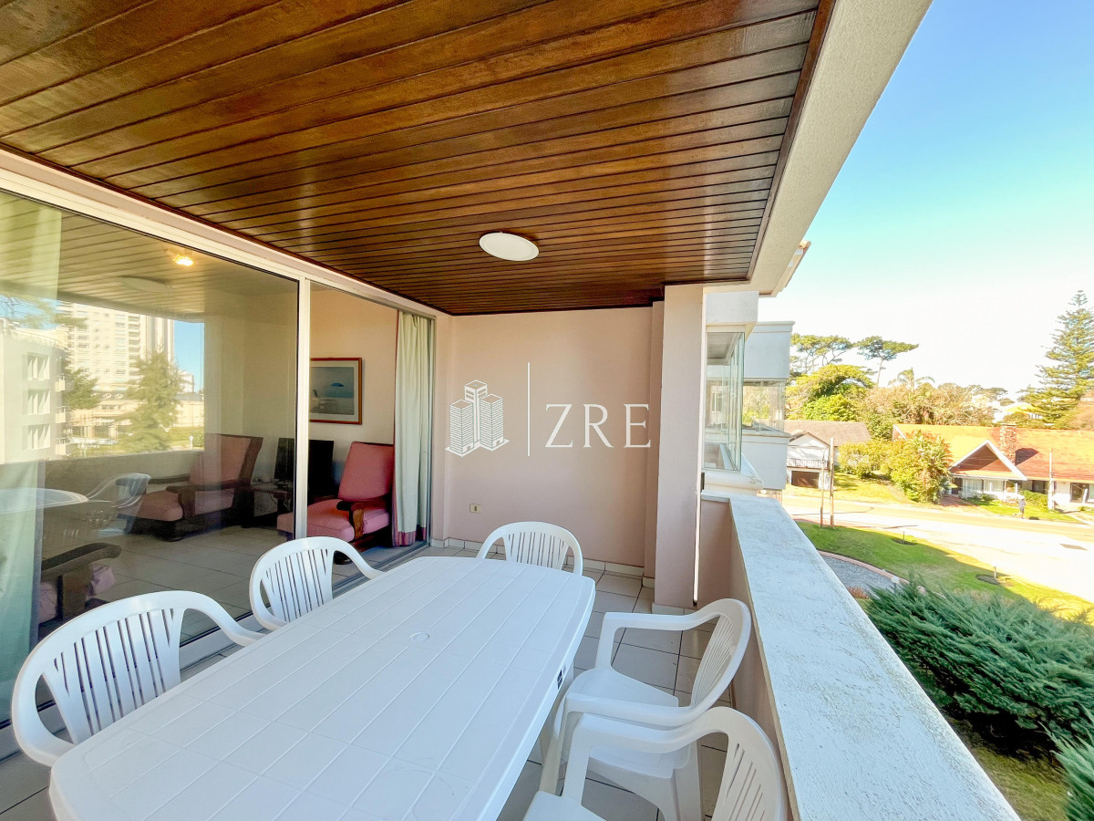 Apartamento ID.614 - Venta apartamento 3 dormitorios. Playa mansa, Punta del Este 