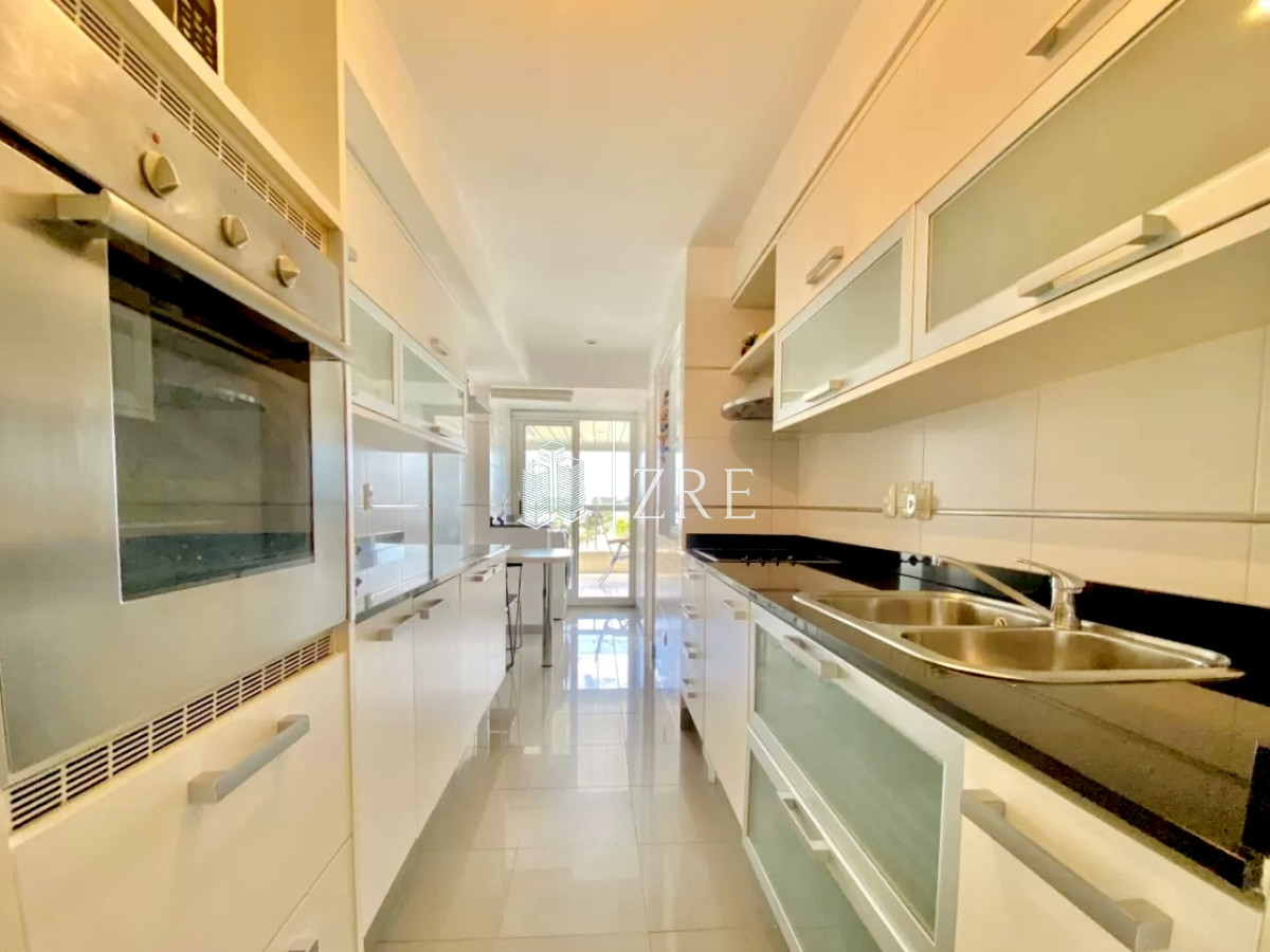 Apartamento ID.903 - Apartamento en Venta de tres dormitorios, Punta del Este 