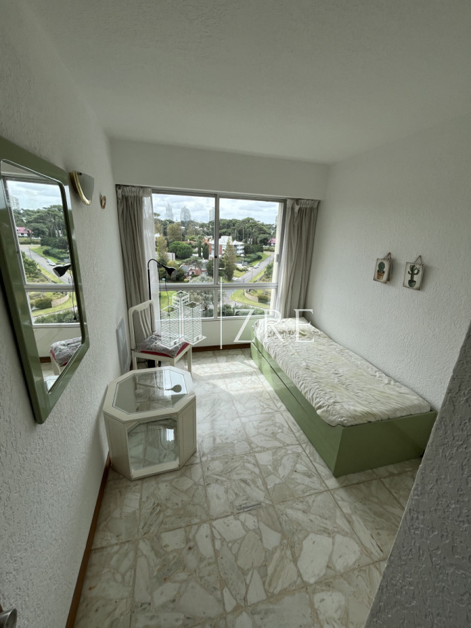 Apartamento ID.639 - Venta de apartamento tres dormitorios. 