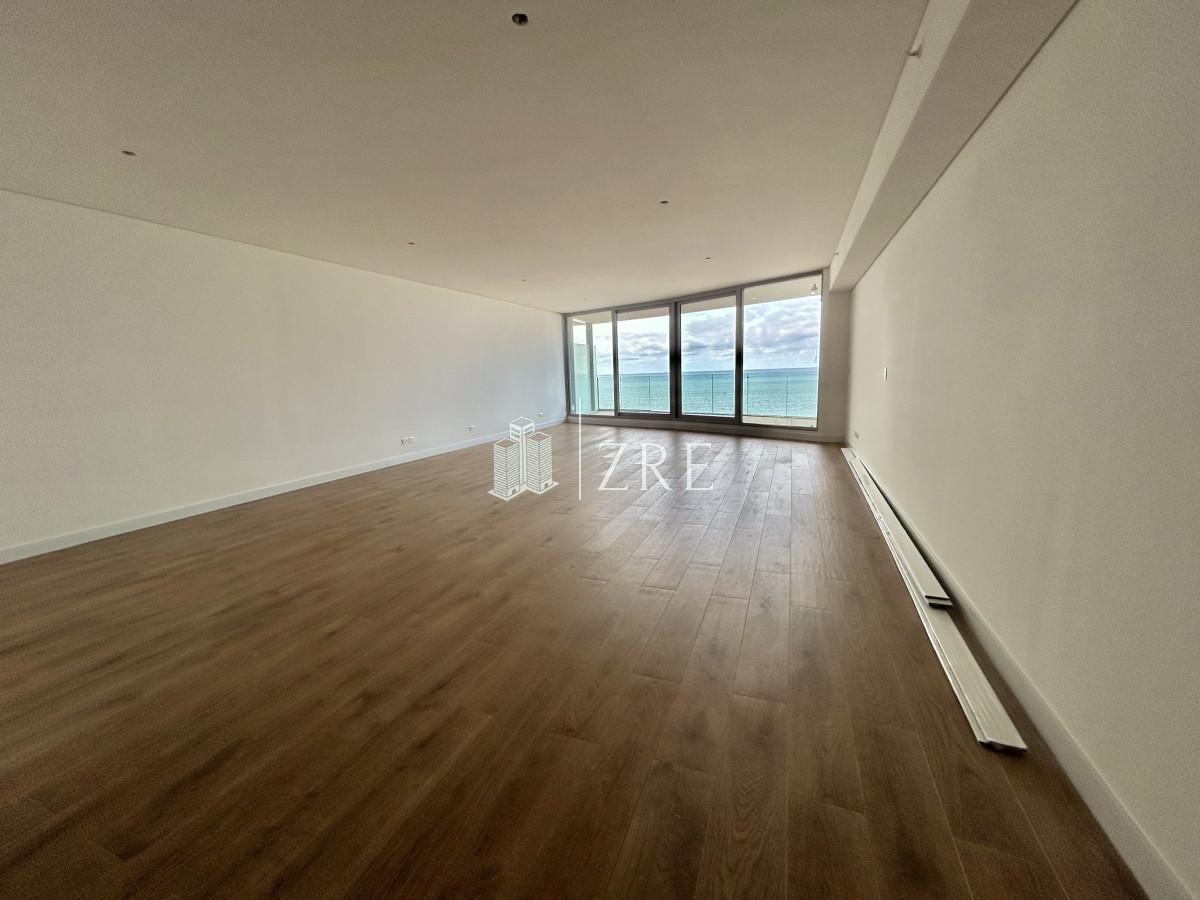 Apartamento ID.105 - Venta apartamento Punta del Este con espectacular vista al mar. 4 dormitorios