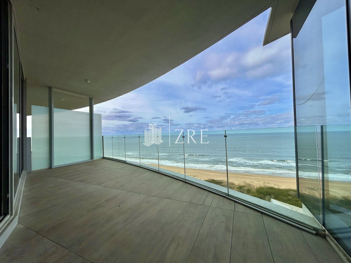 Apartamento ID.105 - Venta apartamento Punta del Este con espectacular vista al mar. 4 dormitorios