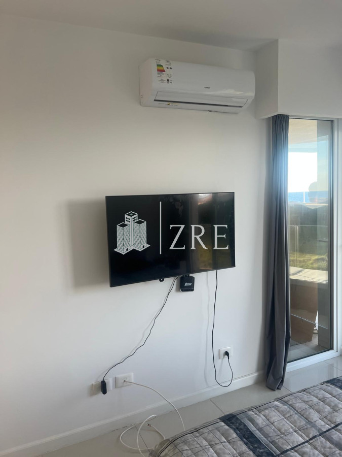 Apartamento ID.543 - Venta apartamento 2 dormitorios. Playa mansa, Punta del Este. 