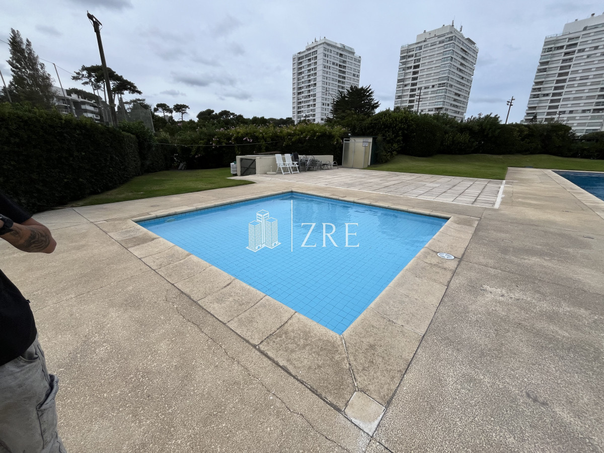 Apartamento ID.639 - Venta de apartamento tres dormitorios. 