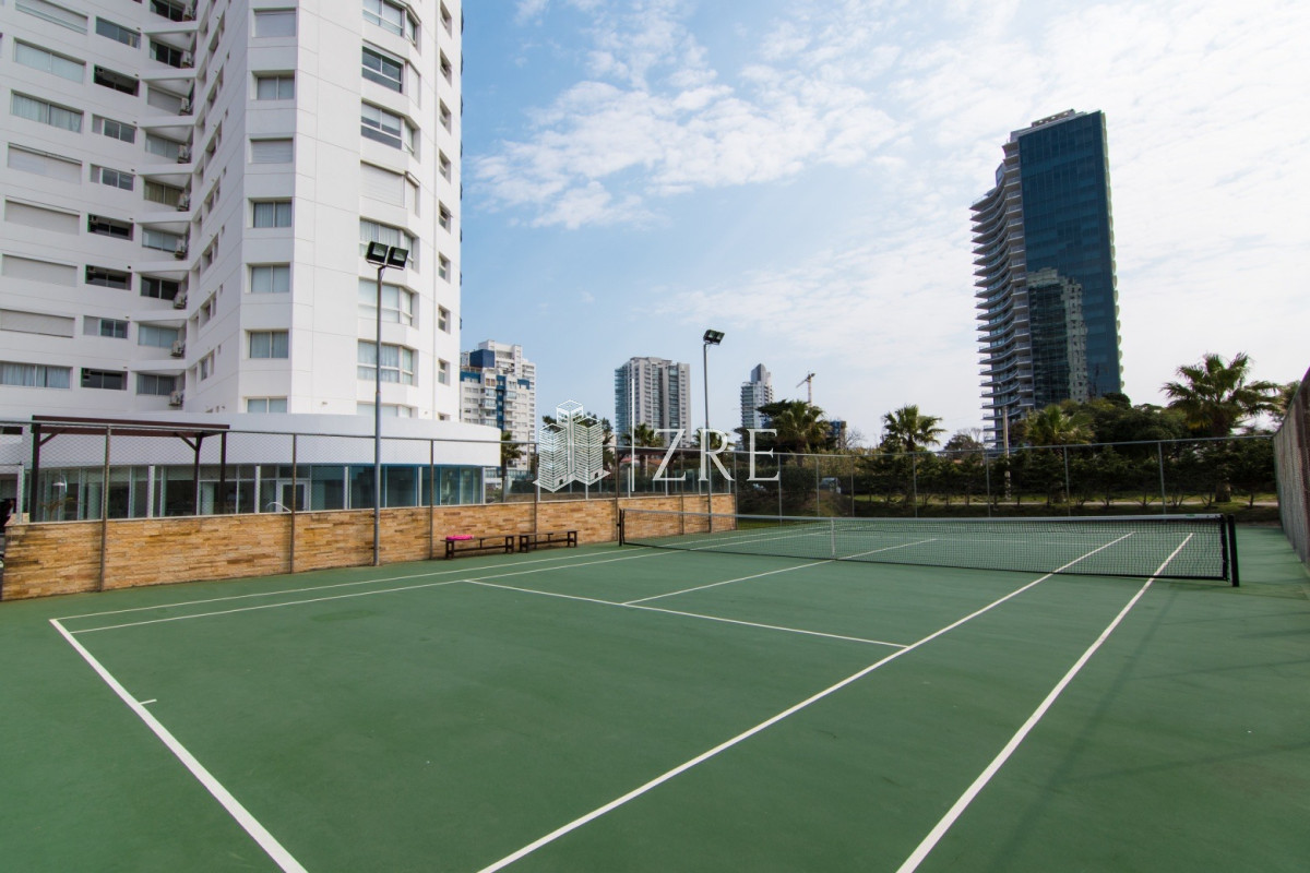 Apartamento ID.495 - Venta apartamento de 4 dormitorios a 200m del mar!