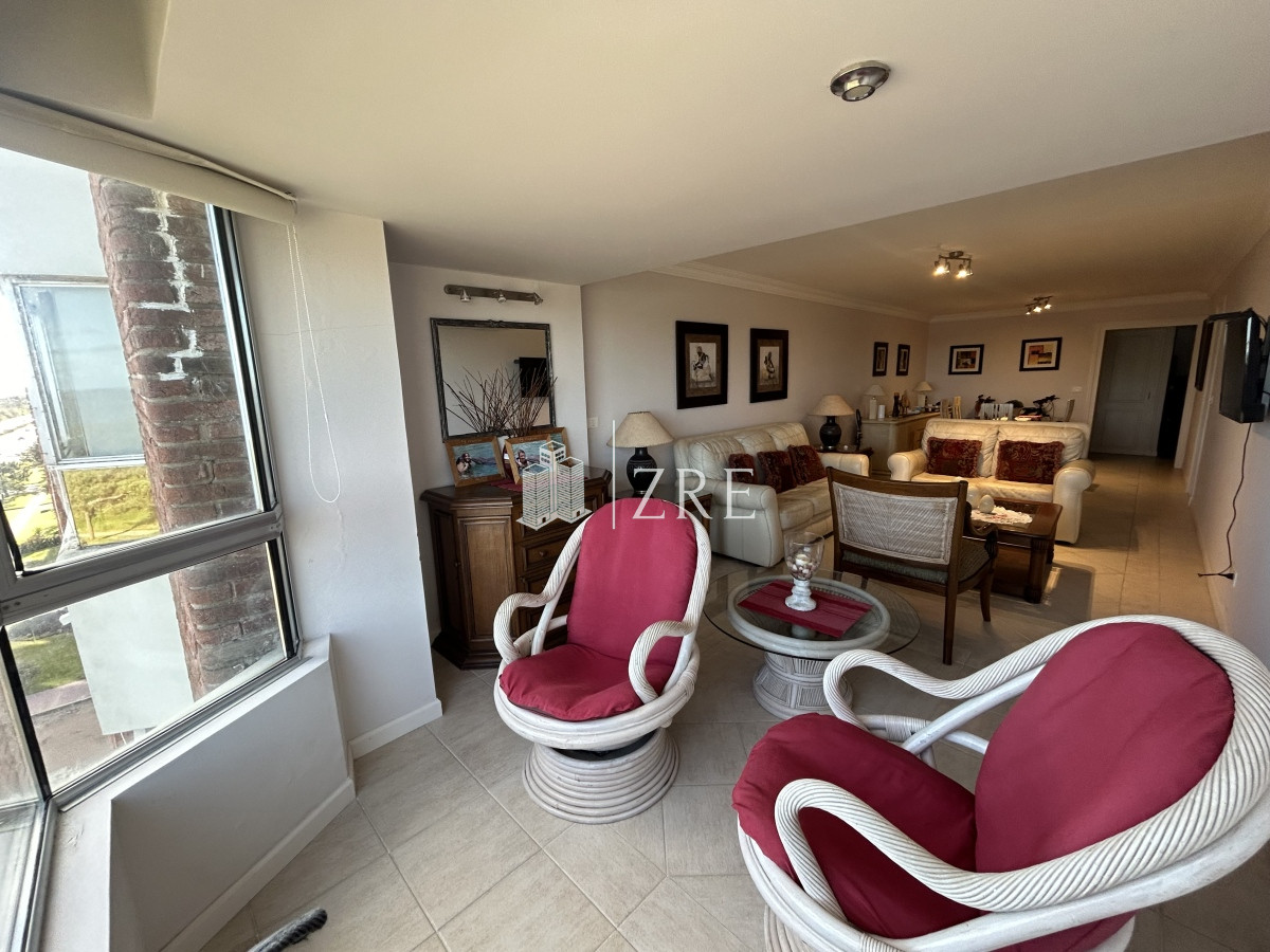 Apartamento ID.83 - Venta penthouse duplex Punta del Este primera linea Playa Mansa