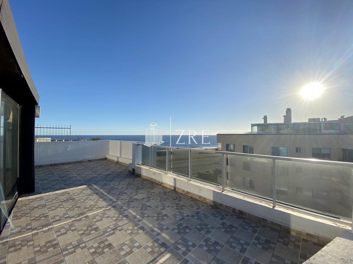 Apartamento ID.374 - Venta apartamento Penthouse primera linea de Playa Mansa!